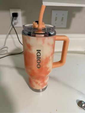 Igloo Peach Tie-Dye Insulated Travel Tumbler with Handle and Straw